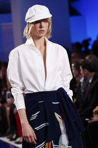 edie_ralph_lauren_ss18_vogue.thumb.jpg.0ad6398b45aac19e1b8aa8e887ebb72f.jpg