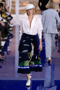 edie_ralph_lauren_ss18_wwd_1.thumb.jpg.c9f6a8c04f8a1139bc92da789a705243.jpg