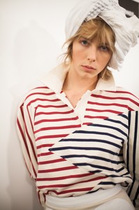 edie_symondspearmain_aw18_dazed_2.thumb.jpg.3ec0ef5c3c526f3488b7447dfa28416e.jpg
