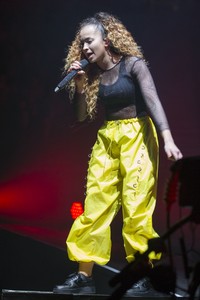 ella-eyre-performs-live-at-manchester-arena-0.jpg