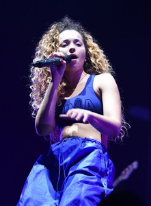 ella-eyre-performs-live-at-the-first-direct-arena-in-leeds-2.jpg