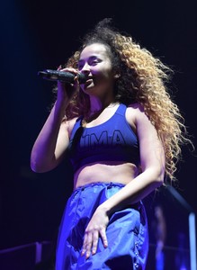 ella-eyre-performs-live-at-the-first-direct-arena-in-leeds-7.jpg