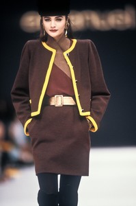 emanuel-ungaro-fw-1990-5.thumb.jpg.cdcddd6903e9b7776537a61d69af0f74.jpg