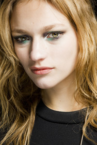 emporio-armani-bks-g-rf18-1104.thumb.jpg.36f30248ce5415c3fb65d56bf992ef21.jpg