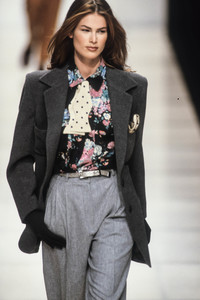 emporio-armani-fw-1992-4.thumb.jpg.5871f40c4cd524c851262b194789c6d2.jpg