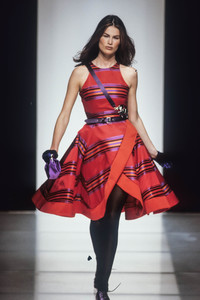 emporio-armani-fw-1992-7.thumb.jpg.87398196fc0d6b0c29f9ab5fe9984310.jpg