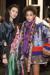 etro-bks-z-rf17-8611.thumb.jpg.54108ecabe90e34582cbc8235adfa81c.jpg