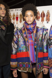 etro-bks-z-rf17-8715.thumb.jpg.567c0d69aff99212ccf29617ff05c211.jpg