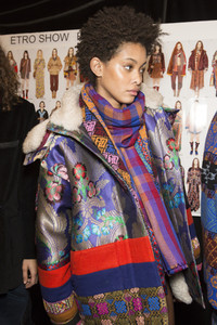 etro-bks-z-rf17-8722.thumb.jpg.51224e5d0715aea3570b2ee71dc6e430.jpg