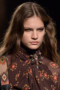 etro-clp-rf18-0714.thumb.jpg.da6d568999d19eabd5802bd3ccb64311.jpg