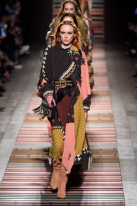 etro-rf18-1236.thumb.jpg.6e5f6447933db3d3ce1fba0361d9bf3b.jpg