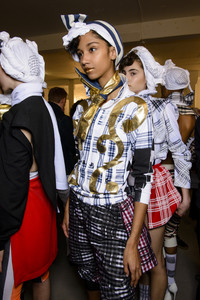 fashion-east-bks-v-rf18-2766.thumb.jpg.e4c08a0cfcde5756e118c5644be27f62.jpg