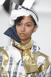 fashion-east-clp-rf18-4971.thumb.jpg.0ccb9d24507b1581208265cb6cb1c71b.jpg