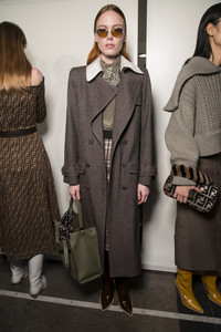 fendi-bks-f-rf18-4134.thumb.jpg.cb8bd4996d6697ea262839e4400cc5f1.jpg