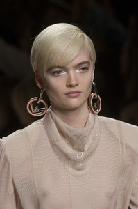 fendi-clp-rf18-4787.thumb.jpg.55b34f4df3eaa477c2758a58e3745748.jpg
