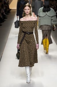 fendi-rf18-0859.thumb.jpg.2a67b794d618566458386d587f464717.jpg