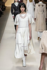 fendi-rf18-0976.thumb.jpg.96e074238a06a9fe17a9084437aea1f9.jpg