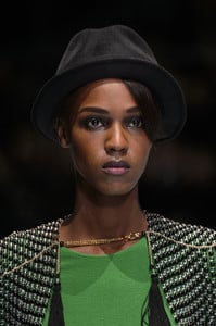 giorgio-armani-clp-rf17-0544.thumb.jpg.8ddb527e7c0310baf020b6677b0b3212.jpg