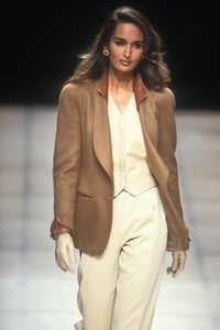 giorgio-armani-fw-1992-1.thumb.jpg.decb7a77b8447b1c908eb3459c3a48f6.jpg