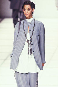 giorgio-armani-ss-1994-4.thumb.jpg.e58bf6318f3aa35c659679cde0a4395c.jpg