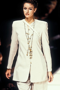 giorgio-armani-ss-1994-7.thumb.jpg.eaeb5d793470d0f7e9e86e736872143e.jpg