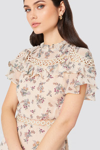 glamorous_high_neck_floral_ruffle_dress_1418-000231-8396_04g.jpg