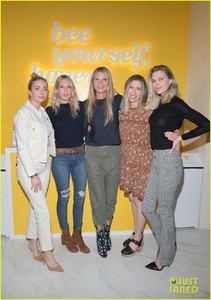 gwyneth-paltrow-foster-sisters-bumble-hive-la-04.jpg