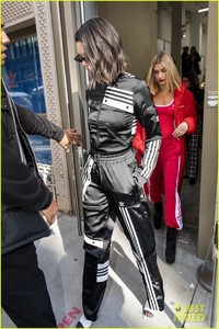 hailey-baldwin-kendall-jenner-nyfw-2018-05.jpg