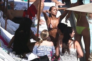 hqcelebcorner-12.jpg