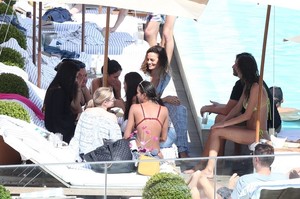 hqcelebcorner-21.jpg