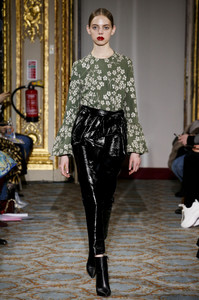 huishan-zhang-rtw-fall-2018-london-fashion-week-23_1.jpg