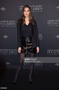 iris-mittenaere-attends-the-fifty-shades-freed-50-nuances-plus-clair-picture-id915053656.jpg