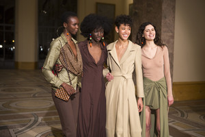 jacquemus-bks-rf18-6273.thumb.jpg.86a0e943315f45095210e4ff012f2829.jpg