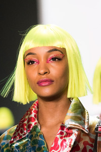 jeremy-scott-rf18-1316.thumb.jpg.028debe5d9659da974d9c5b64db6e1fd.jpg