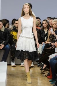 jw-anderson-rf18-0091.thumb.jpg.8b595853d8834f2a0a5d6fdd63e31e16.jpg