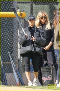 kardashians-play-baseball-03.jpg