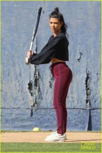 kardashians-play-baseball-04.jpg
