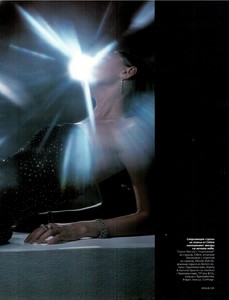 kate_elson_vogdec2000_3.jpg