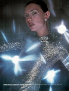 kate_elson_vogdec2000_6.jpg
