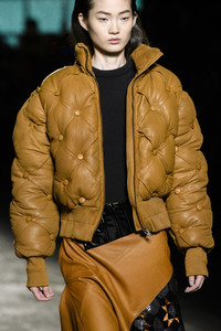 katrantzou-clp-rf18-0138.thumb.jpg.cc8db81f038affe62128a4e65143b035.jpg