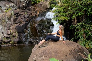 katrina-bowden-oahu-kauai-travel-guide-photoshoot-12.jpg