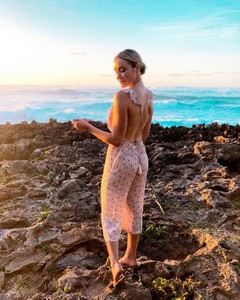 katrina-bowden-oahu-kauai-travel-guide-photoshoot-17.jpg
