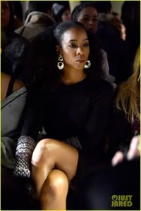 kelly-rowland-la-la-anthony-buddy-up-at-new-york-fashion-week-05.jpg