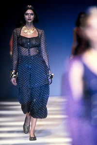 kenzo-ss-1992-6.thumb.jpg.252710f0f54d28f58d612acba7ebba51.jpg