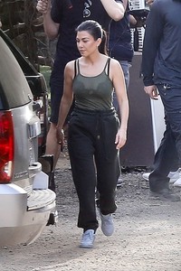 kim-and-kourtney-kardashian-filming-in-malibu-02-01-2018-5.jpg