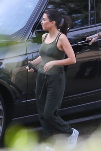 kim-and-kourtney-kardashian-filming-in-malibu-02-01-2018-6.jpg