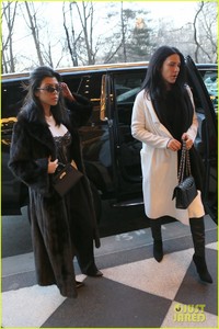 kourtney-kardashian-takes-penelope-north-breakfast-at-tiffanys-03.jpg