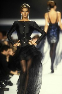 lanvin-hc-ss-1992-2.thumb.jpg.57e53a24707df52e20328be5bd9551dc.jpg