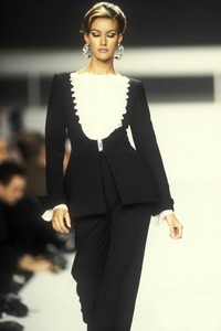 lanvin-hc-ss-1992-4.thumb.jpg.d9964fca6f307650ef8c89d62512036f.jpg