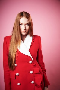 larsen-thompson-variety-portrait-studio-at-beautycon-festival-in-la-08-12-2017-5.jpg.c3f04333d89ea64535de3948b7048ee0.thumb.jpg.fa3f0bf25a7a8975bd5336e65d6e3892.jpg